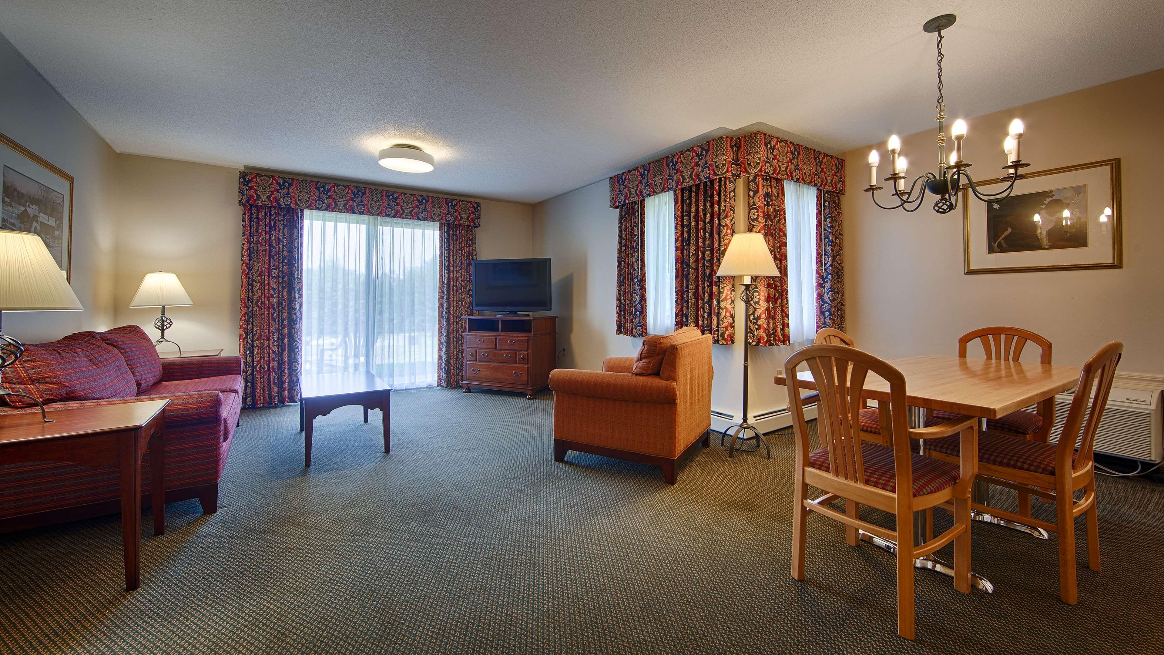 Best Western Inn & Suites Rutland-Killington Exterior photo