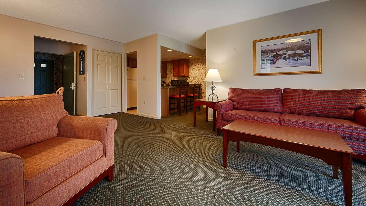 Best Western Inn & Suites Rutland-Killington Exterior photo