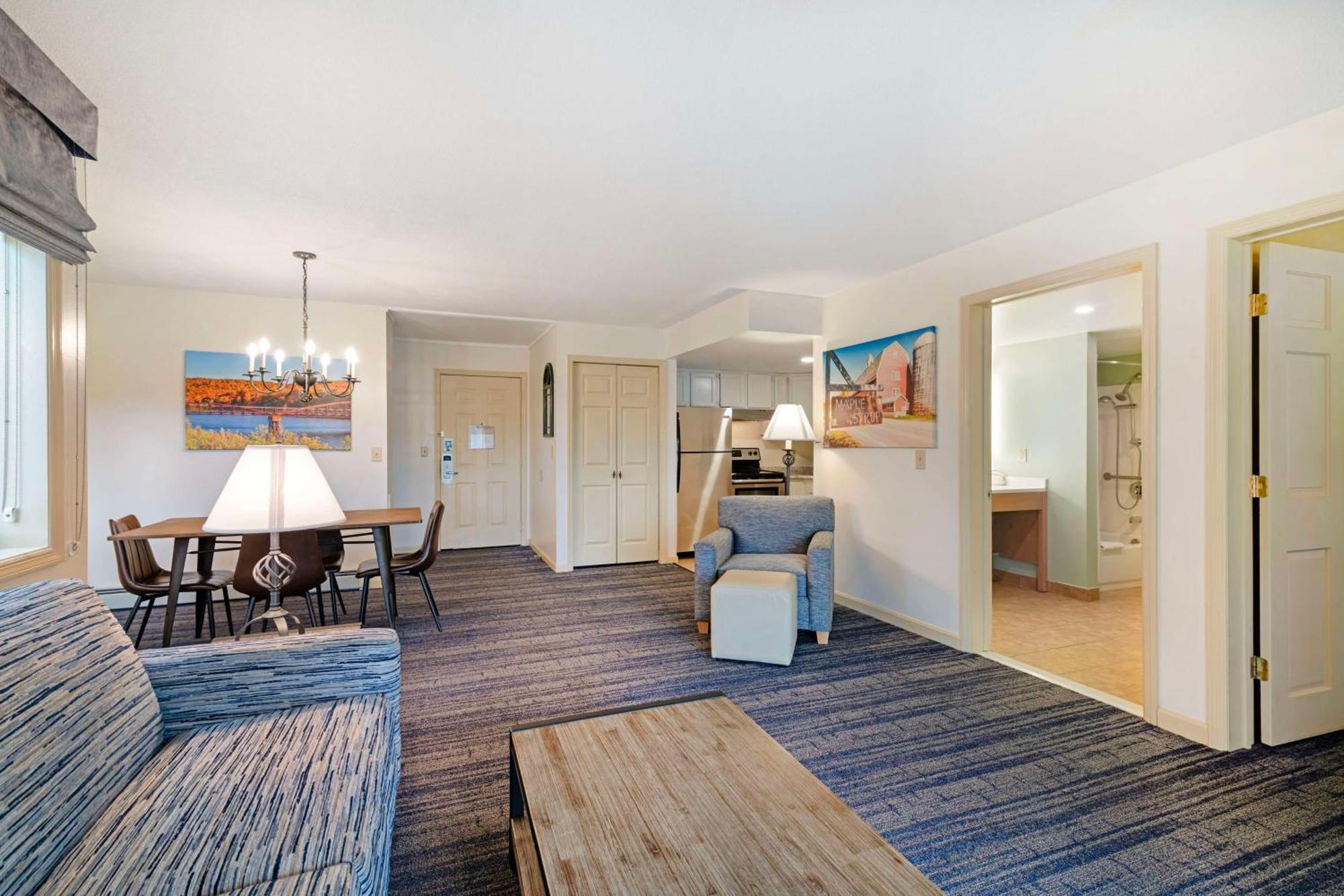 Best Western Inn & Suites Rutland-Killington Exterior photo