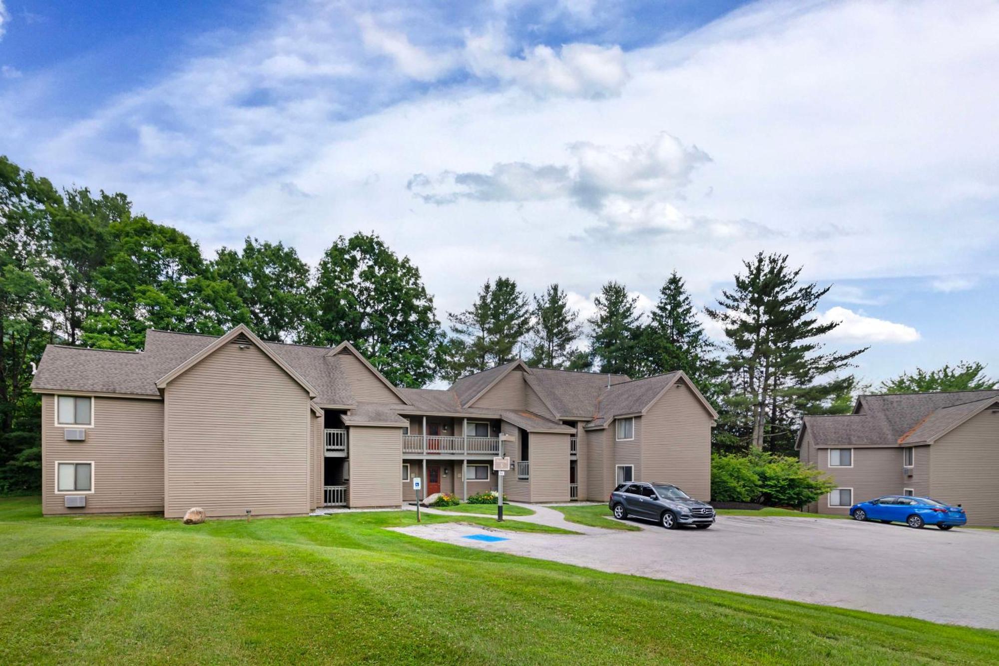 Best Western Inn & Suites Rutland-Killington Exterior photo