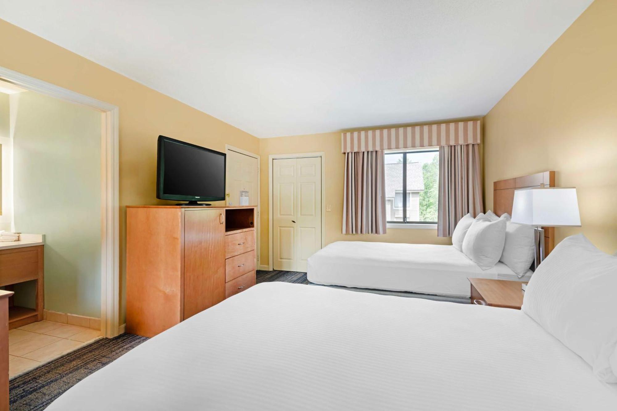 Best Western Inn & Suites Rutland-Killington Exterior photo