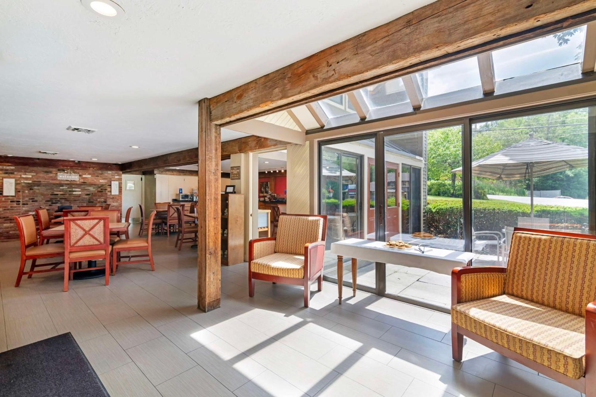 Best Western Inn & Suites Rutland-Killington Exterior photo